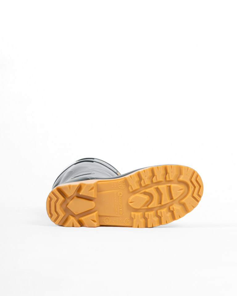 Bota De PVC Guerrera Proteción Agua Color Negro Sin Puntera De Metal Marca Robusta