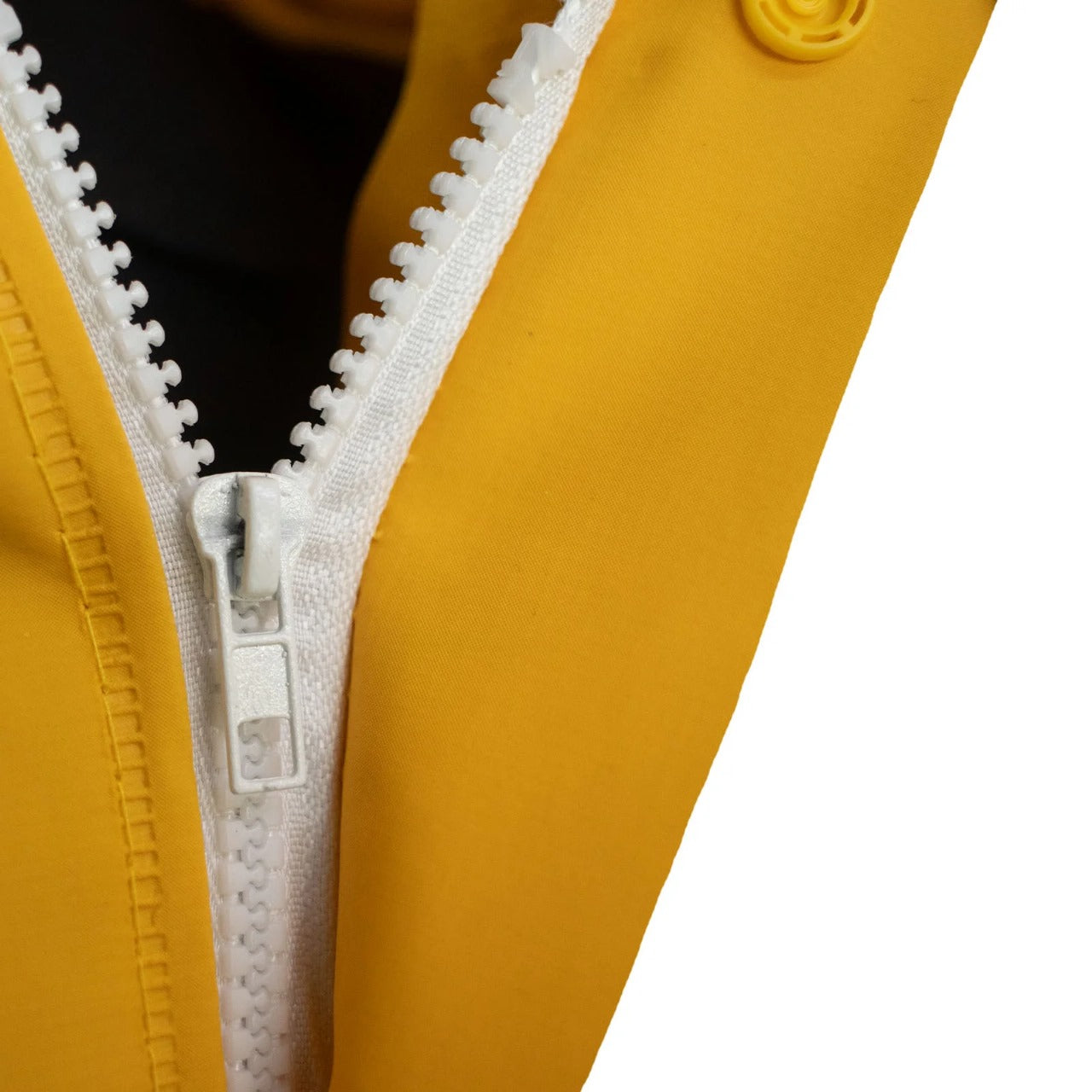 Capa Tipo Gabardina Con Reflectivo Marca LICA